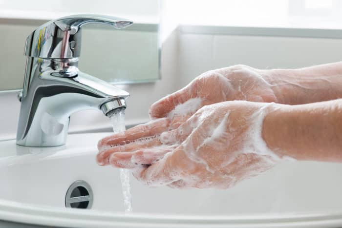 اغسل يديك بعد المرحاض