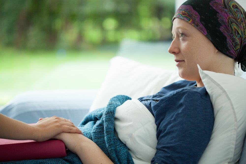مساعدة مرضى السرطان الذين يعانون من أعراض السرطان لدى النساء