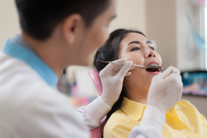 استخدام طبيب الأسنان الرِّكاب