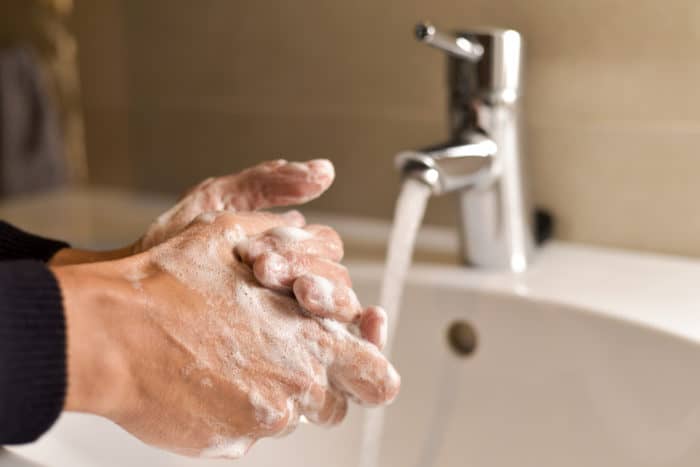 غسل اليدين قبل ممارسة الجنس