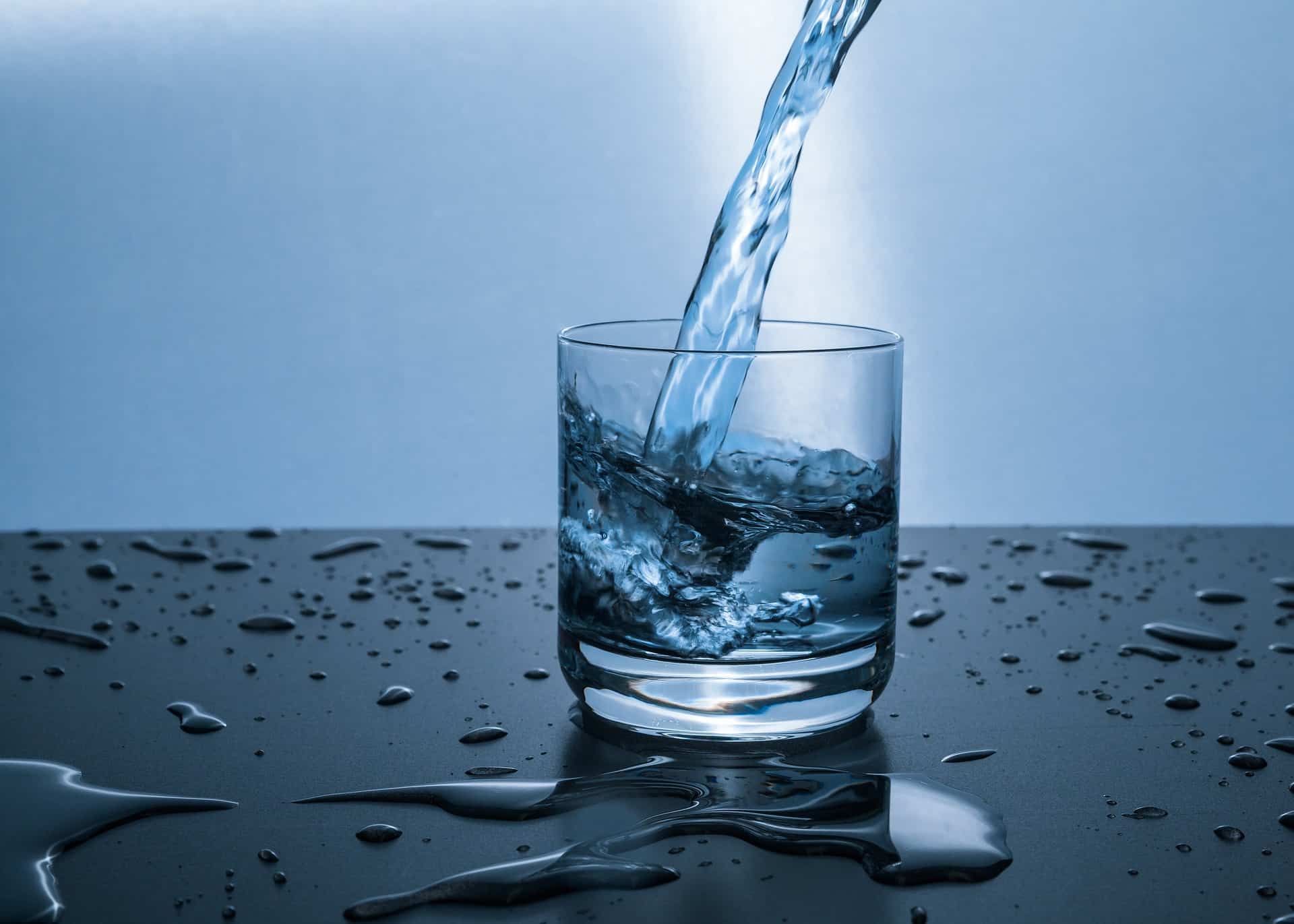اتباع نظام غذائي لشرب الماء دون تناول الطعام